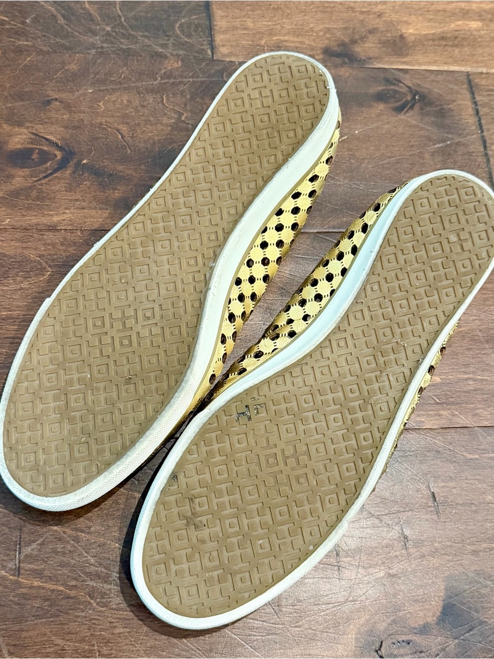 Tory Burch Skyler Ballerina Trainers Metallic Gold Perforated Leather - Picture 2 of 10